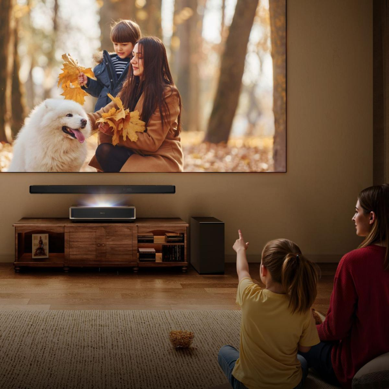PROYECTOR LASER HISENSE PT1 4K UHD 2500 LUMENES HDR10+ SMART TV TIRO CORTO - detalle