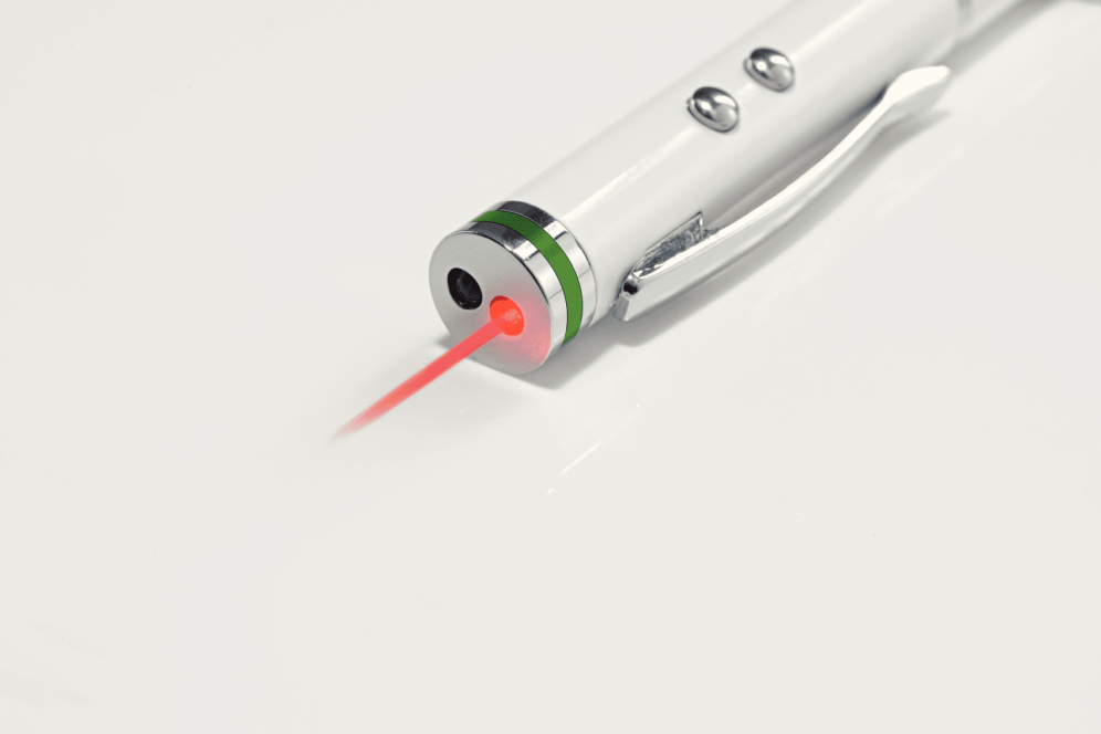 PUNTERO LASER 4 EN 1 - detalle