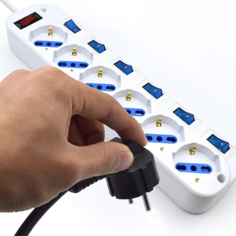 REGLETA EWENT 6 TOMAS SHUKO 16A CON INTERRUPTOR ON/OFF 3M BLANCA - detalle