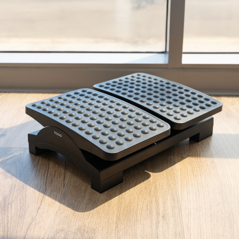 REPOSAPIES TOOQ AJUSTABLE EN ALTURA E INCLINACION NEGRO - detalle