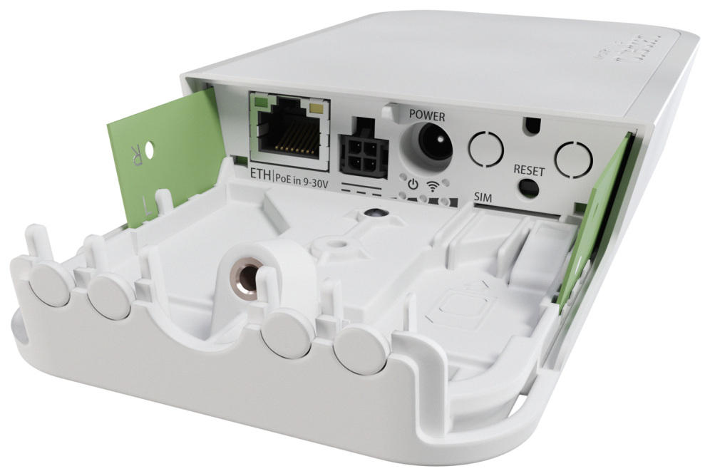 ROUTER 4G MIKROTIK WAP 4G KIT wAPGR-5HacD2HnD&EC200A - detalle
