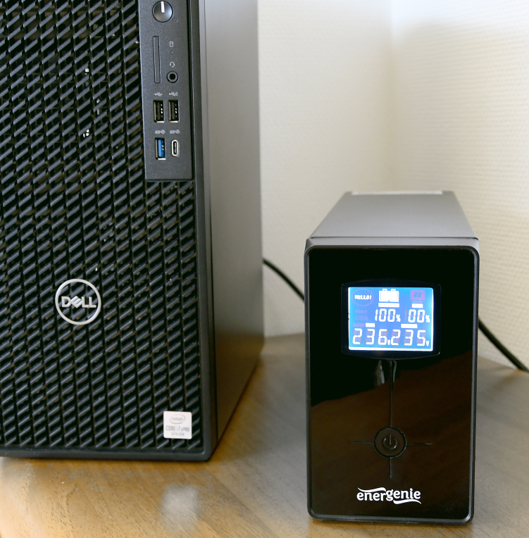 SAI GEMBIRD CON USB Y DISPLAY LCD 1500 VA NEGRO - detalle
