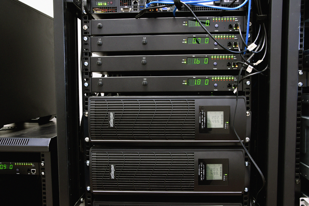 SAI GEMBIRD PARA RACK 2000 VA NEGRO - detalle