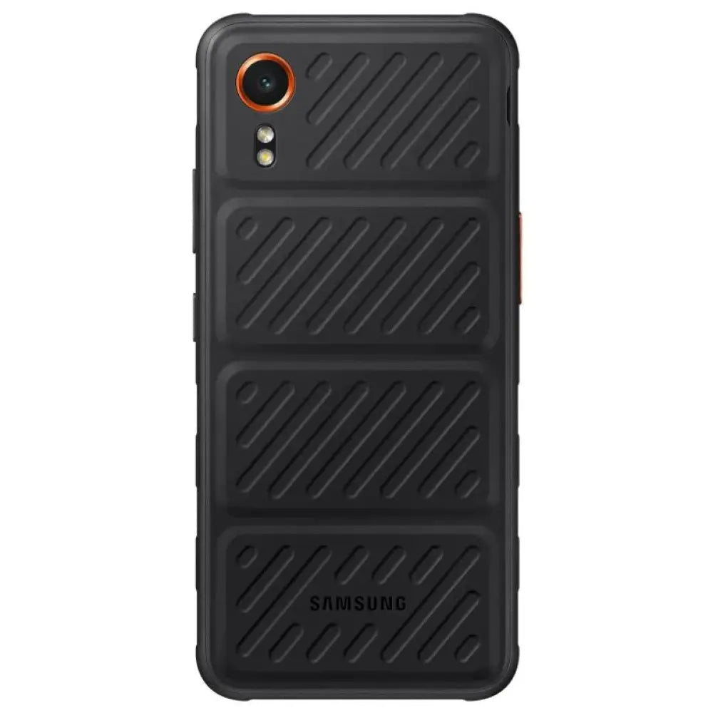 Teléfono inteligente Samsung Galaxy Xcover 7 5G EE en color negro con 128 GB de almacenamiento.