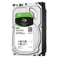 Disco duro interno Seagate BarraCuda ST8000DM004 de 8TB de 3.5 pulgadas con interfaz SATA3, en acabado metálico.