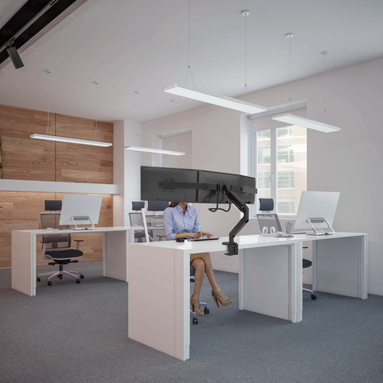 SOPORTE GEMBIRD AJUSTABLE DE MESA PARA 3 MONITORES - detalle
