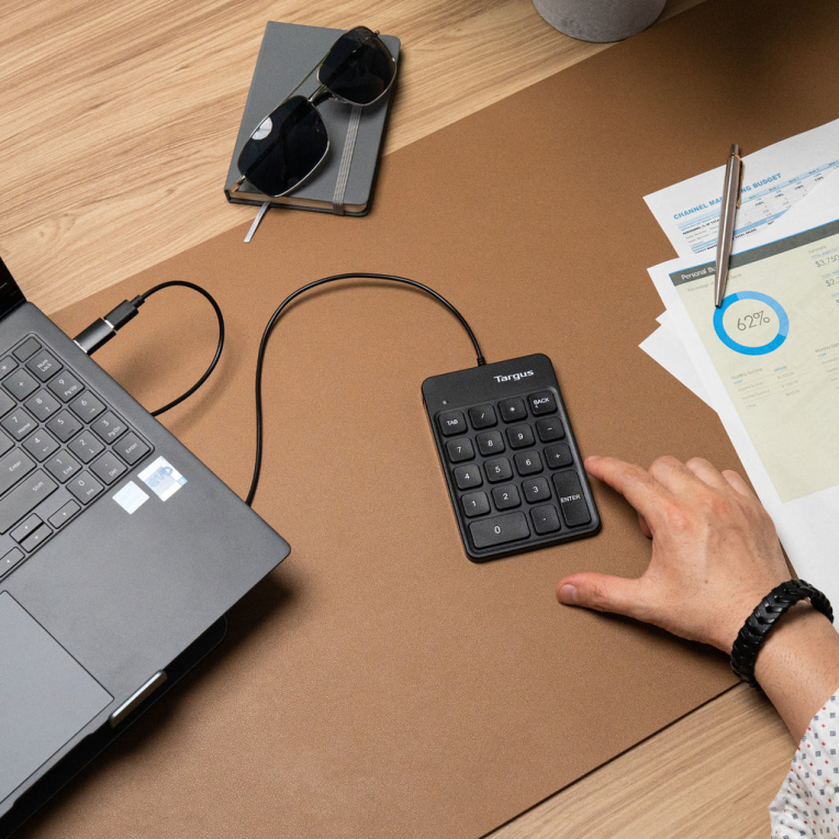 TECLADO NUMERICO TARGUS/USB AKP13GL - detalle