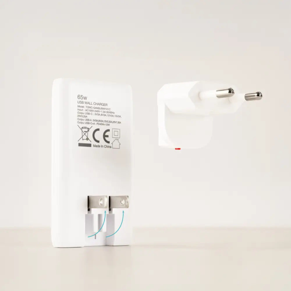 TooQ Cargador de viaje Tipo C y Tipo A. GaN 65W. USB-C/PD + USB-A/QC. Blanco - detalle