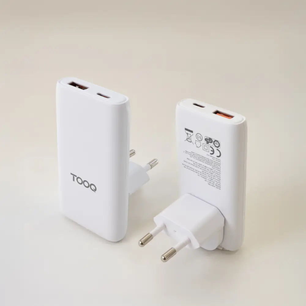 TooQ Cargador de viaje Tipo C y Tipo A. GaN 65W. USB-C/PD + USB-A/QC. Blanco - detalle