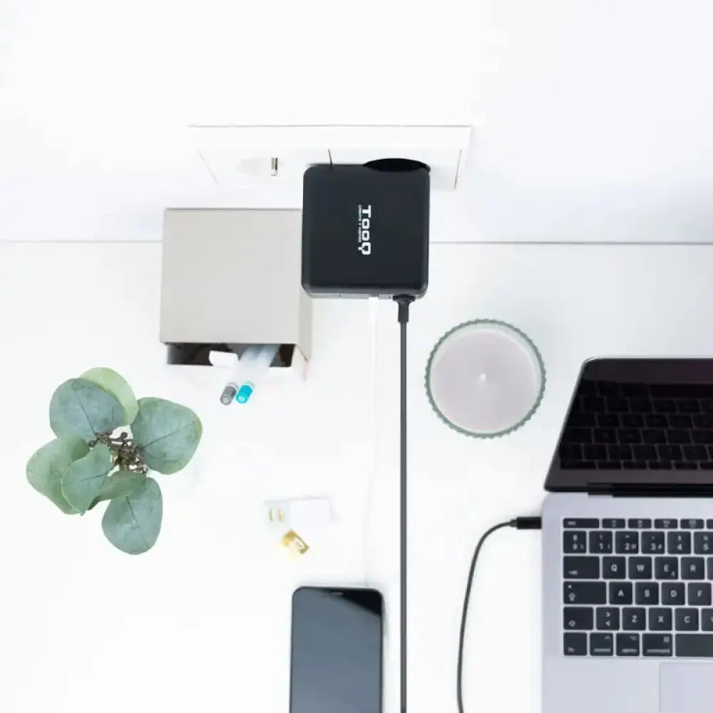 Tooq Cargador portátil conector USB-C 65W - detalle