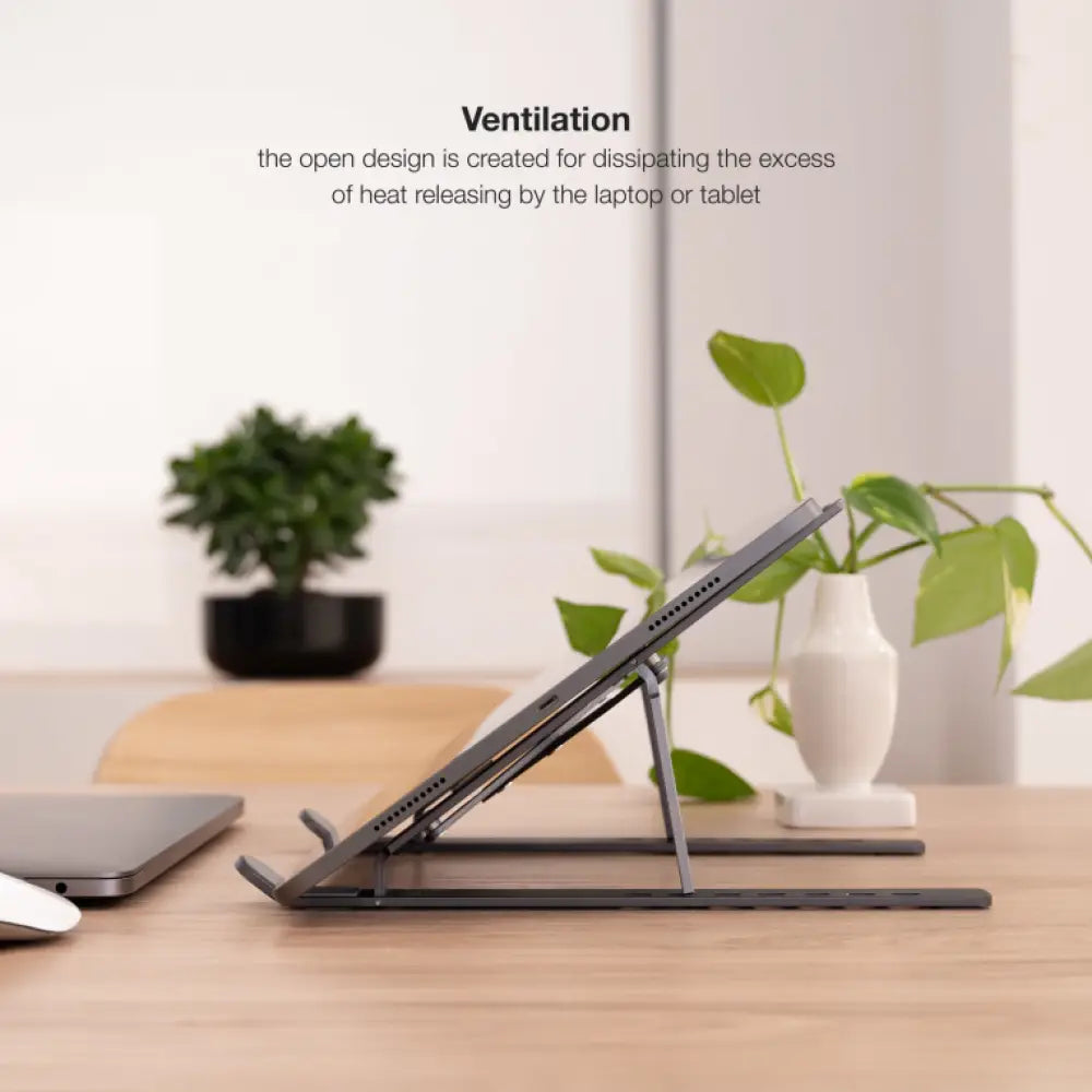 Soporte elevador TooQ gris para portátiles, tablets, móviles y libros, con diseño compacto y estable.