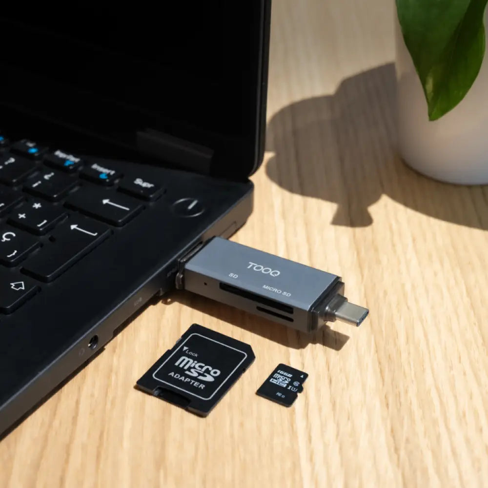 TooQ TQR-3001G lector de tarjeta USB 3.0 Type-A/Type-C - detalle