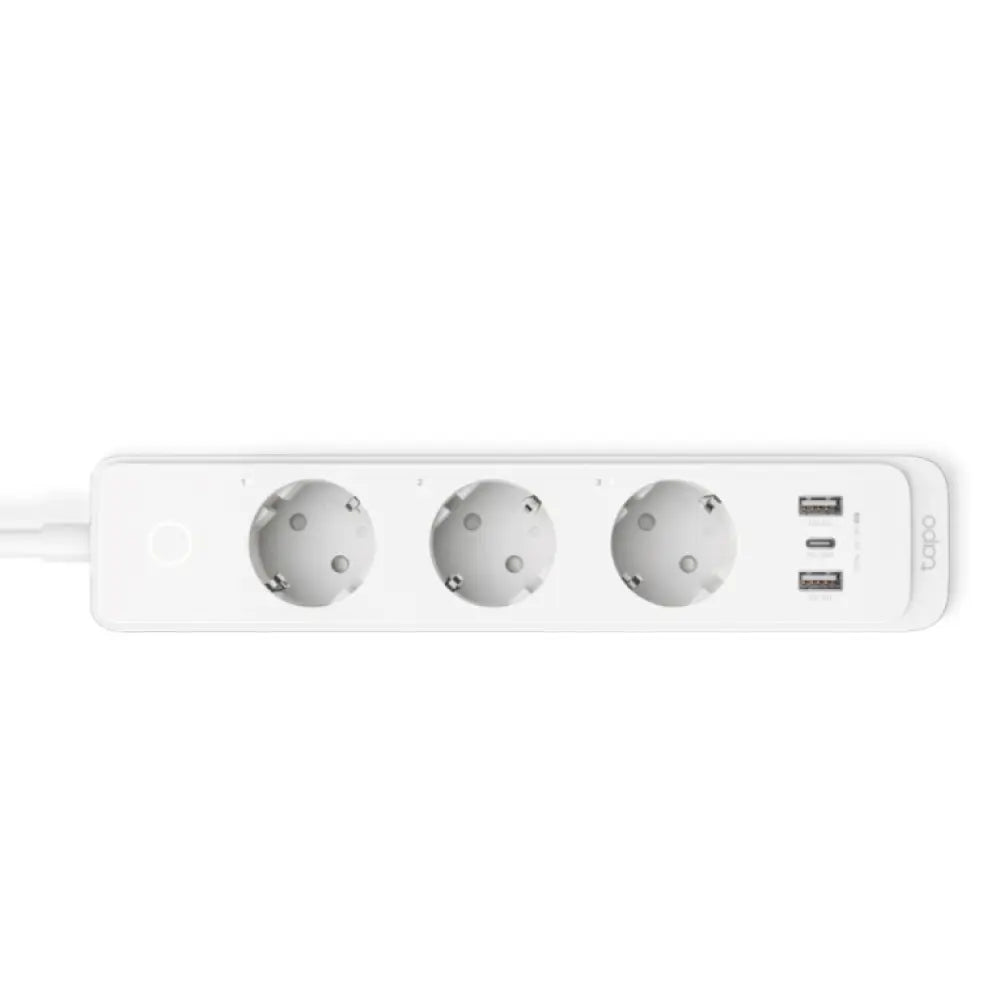 Regleta inteligente TP-Link Tapo P300 con 3 salidas AC Type F, puertos USB y diseño en color blanco.