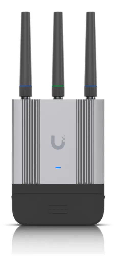 Router industrial Ubiquiti UMR para redes 4G y Wi-Fi, resistente y adecuado para aplicaciones de redes celulares.