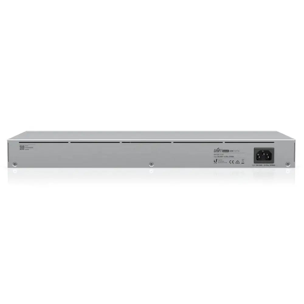 Interruptor de red Ubiquiti USW-16-POE en armario, con 16 puertos Gigabit y 2 puertos SFP para conexiones de red rápidas.