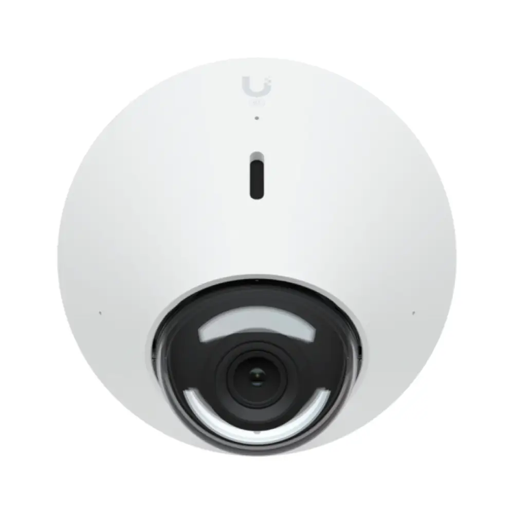 Cámara de vigilancia Ubiquiti UVC-G5-Dome para interior y exterior, resolución 2688x1512, montada en techo o pared.